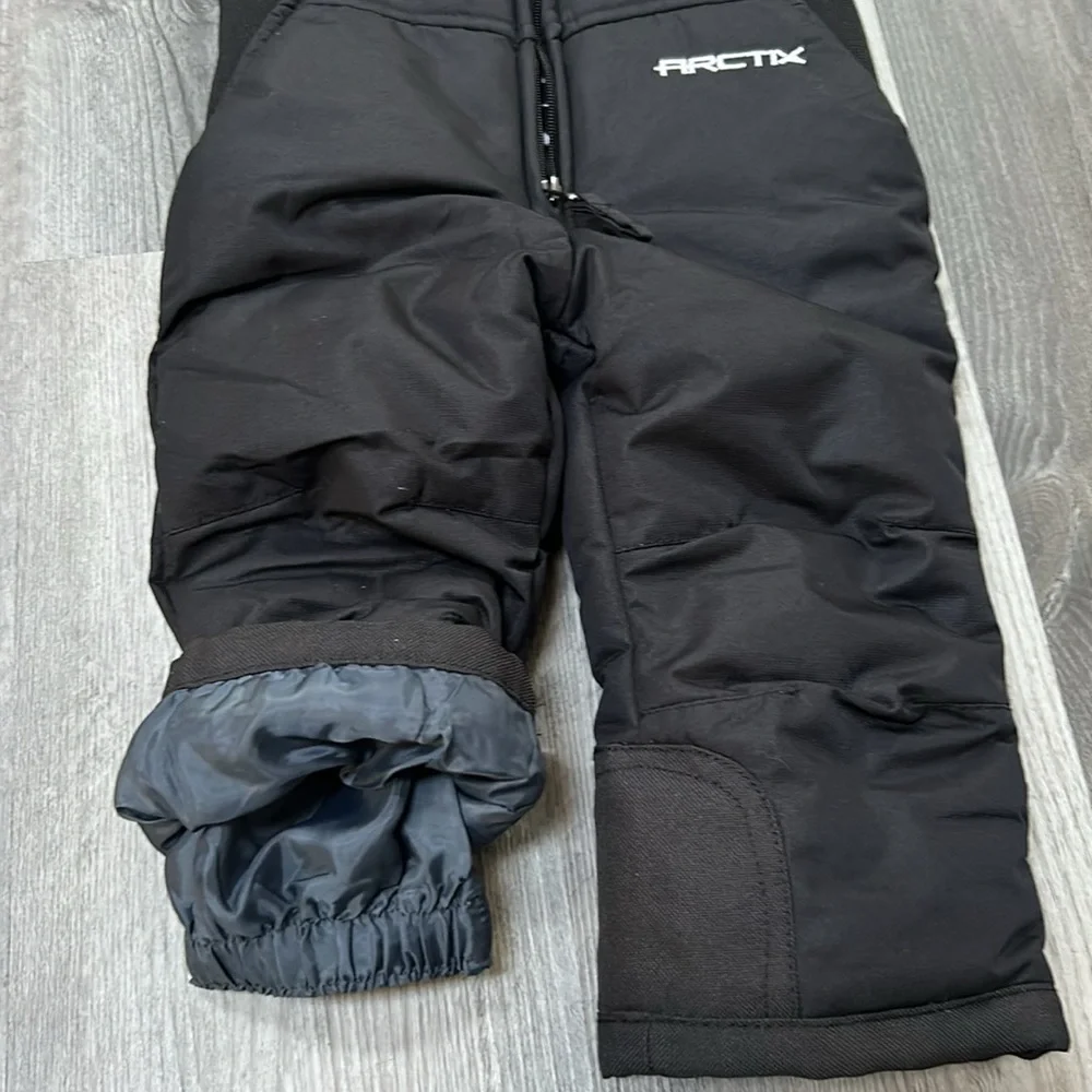 Infant Snow Bib black 12 mos - Picture 4 of 5